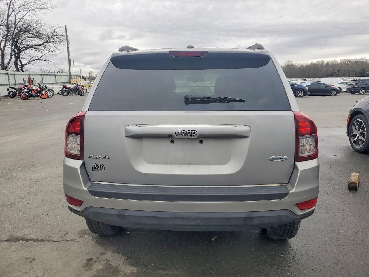 2017 Jeep Compass Latitude - zdjęcie 6