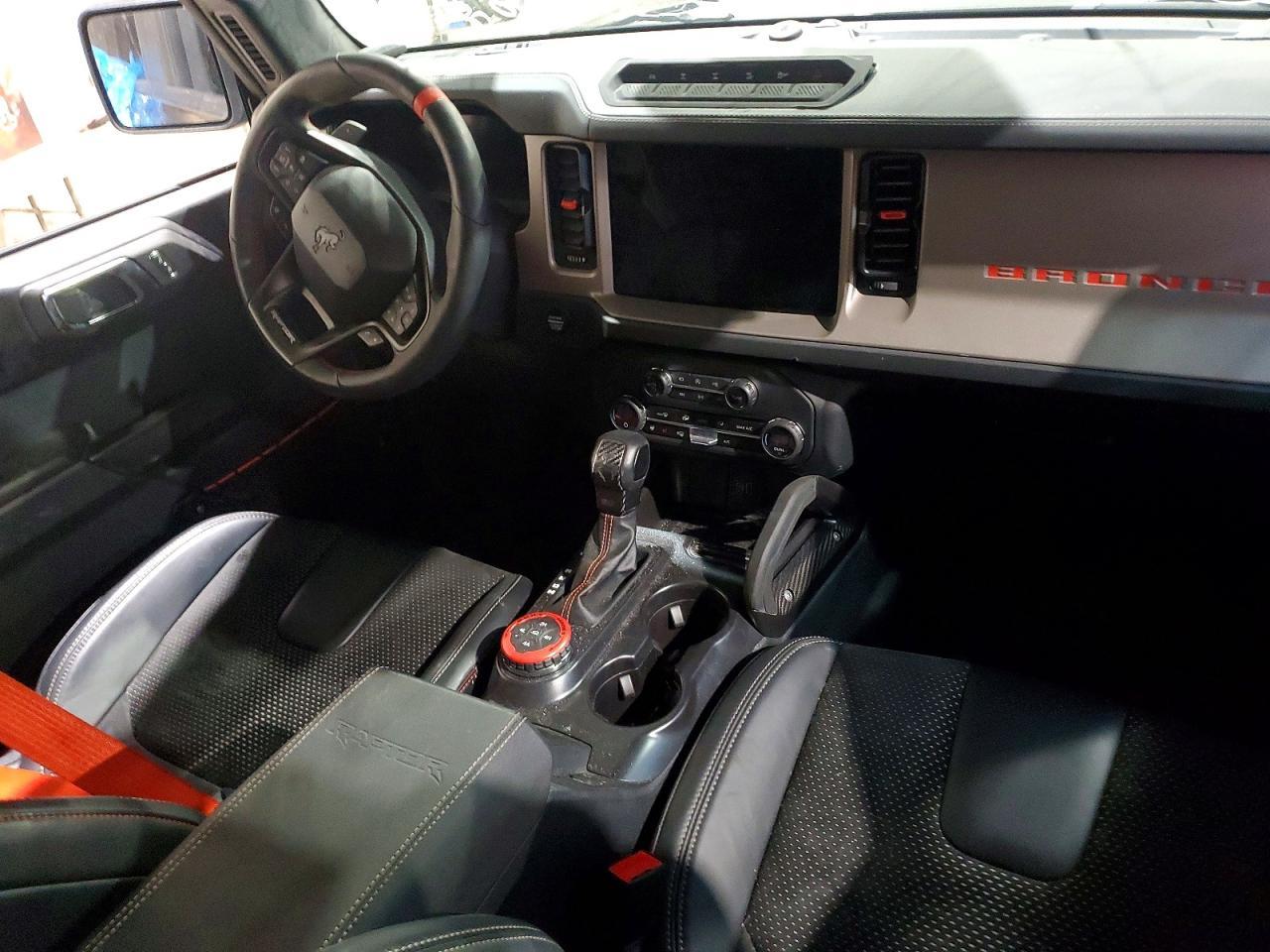 2024 Ford Bronco - zdjęcie 8
