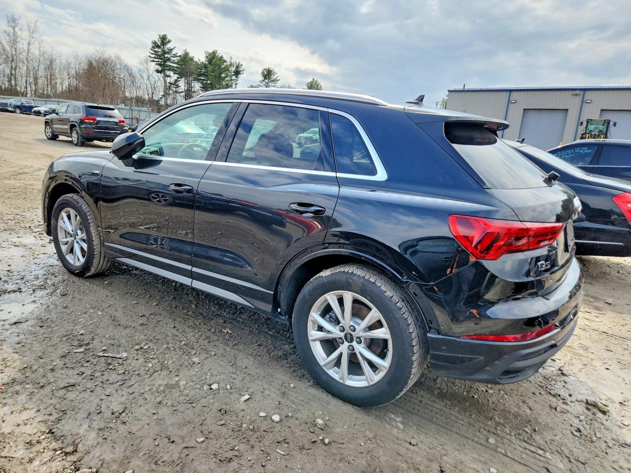 2025 Audi Q3 Premium Plus S Line 45 - zdjęcie 2