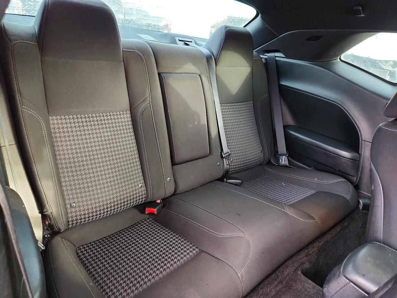 2015 Dodge Challenger Sxt - zdjęcie 10