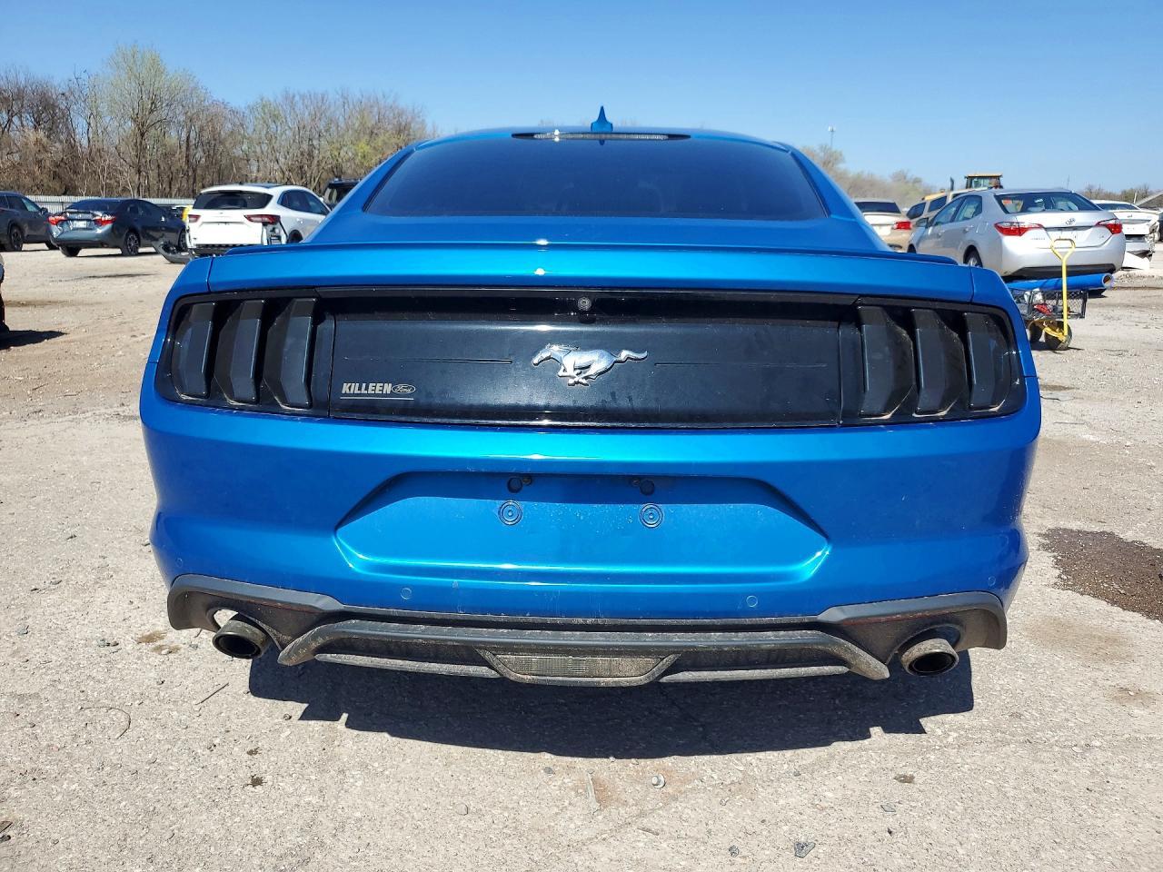2020 Ford Mustang - zdjęcie 6