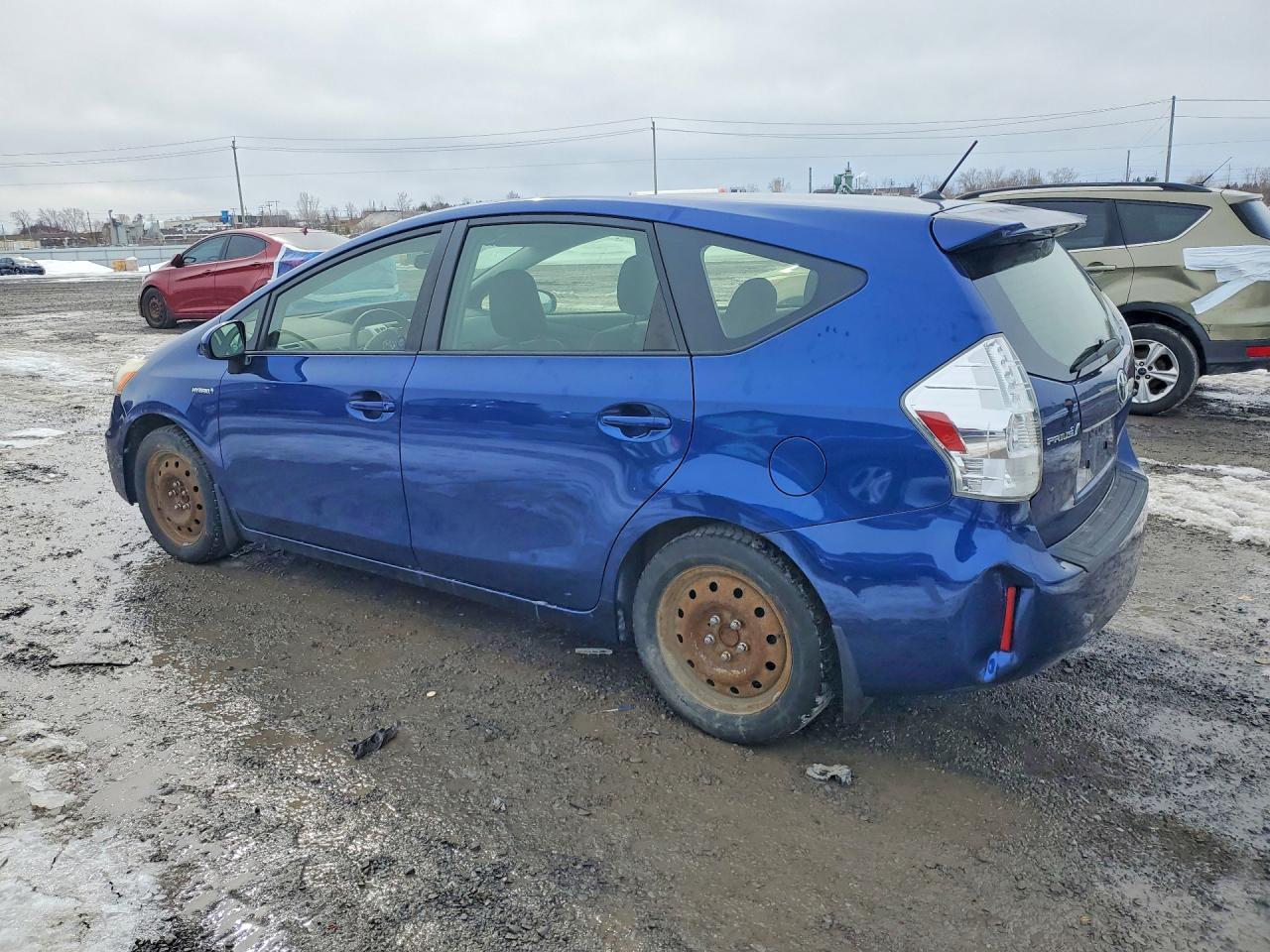 2014 Toyota Prius V Two - zdjęcie 2