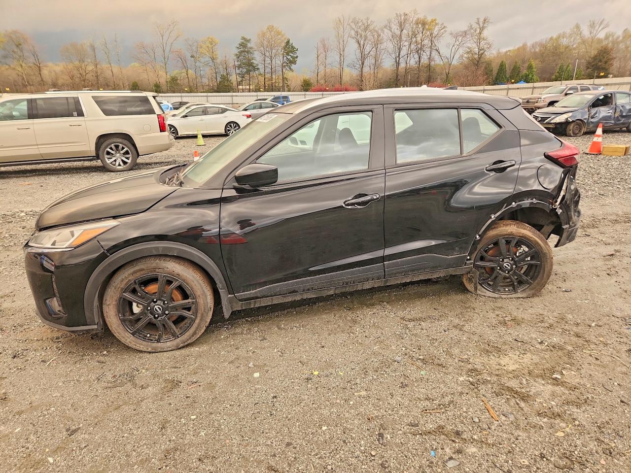 2024 Nissan Kicks Sv - zdjęcie główne