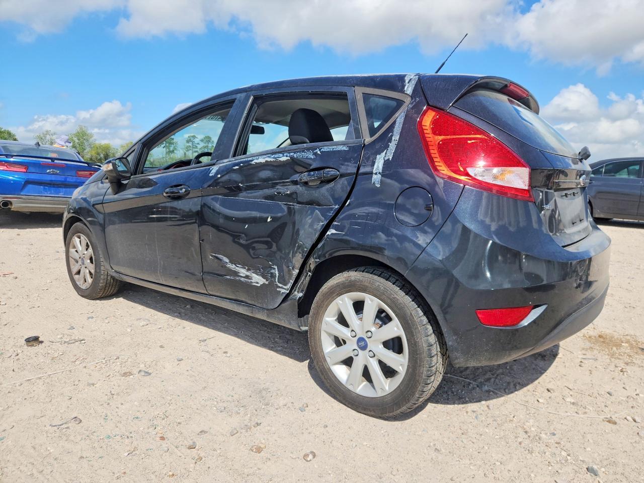 2013 Ford Fiesta Se - zdjęcie 2