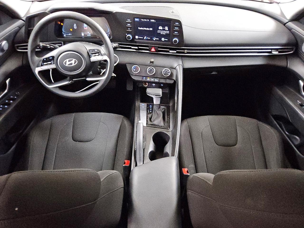 2025 Hyundai Elantra Se - zdjęcie 8