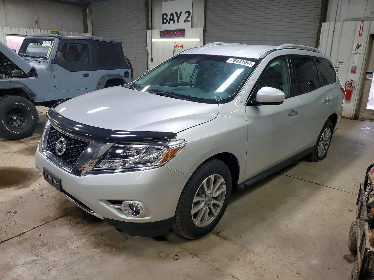 2016 Nissan Pathfinder Sv - zdjęcie główne