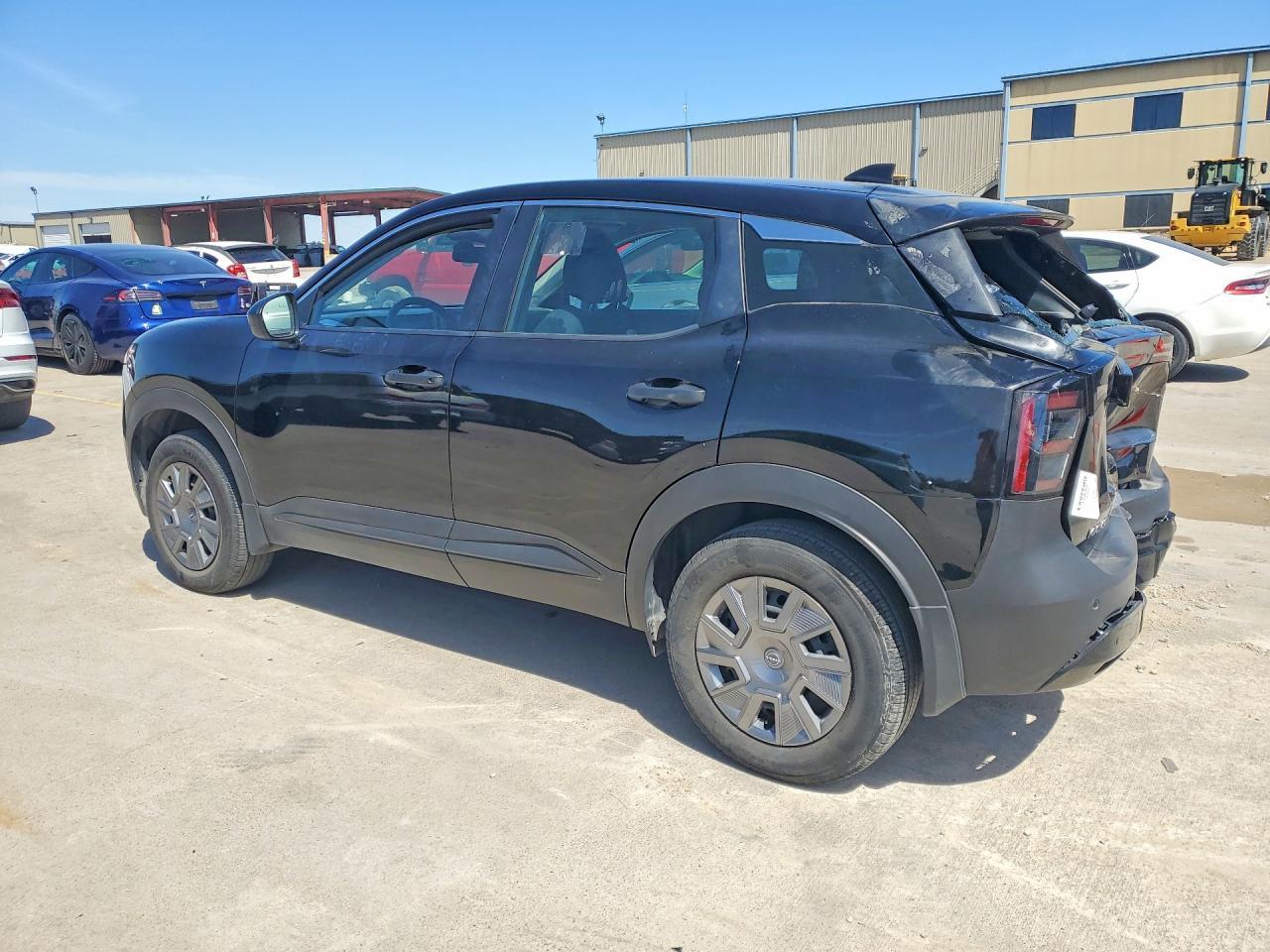 2025 Nissan Kicks S - zdjęcie 2