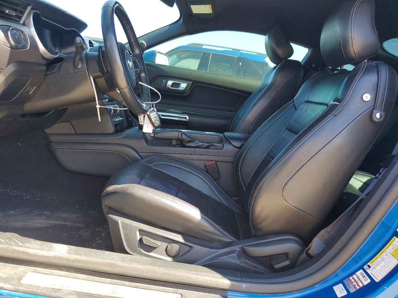 2020 Ford Mustang - zdjęcie 7