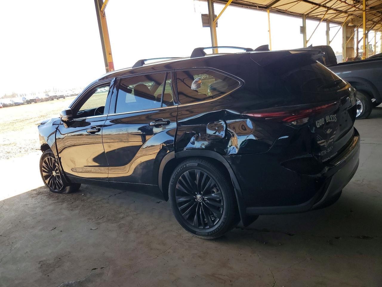 2024 Toyota Highlander Hybrid Platinum - zdjęcie 2