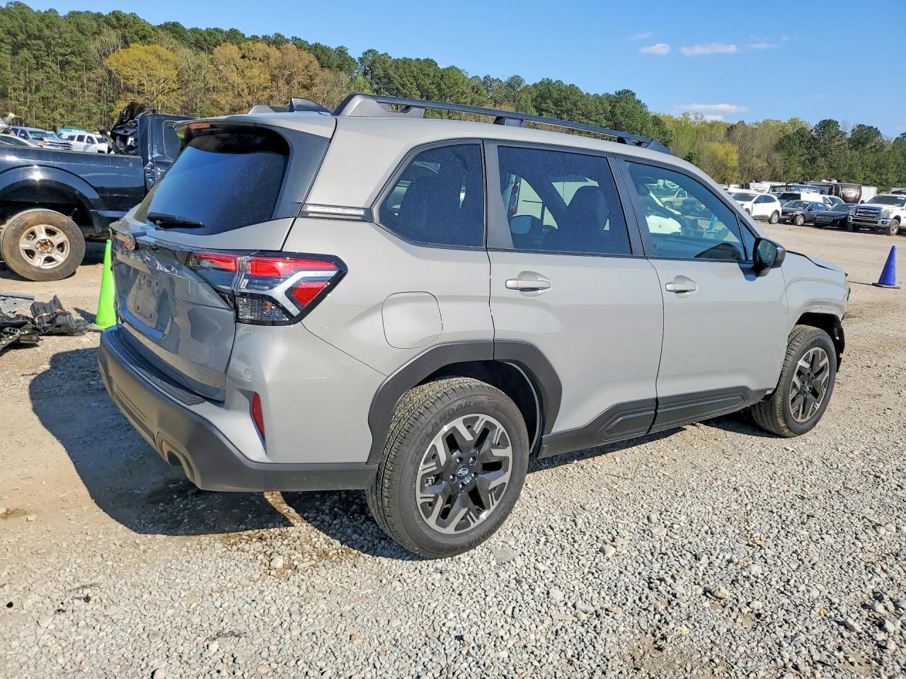 2025 Subaru Forester Premium - zdjęcie 3