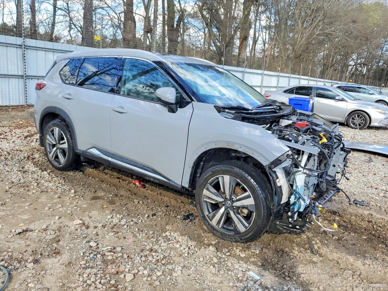 2021 Nissan Rogue Platinum - zdjęcie 4