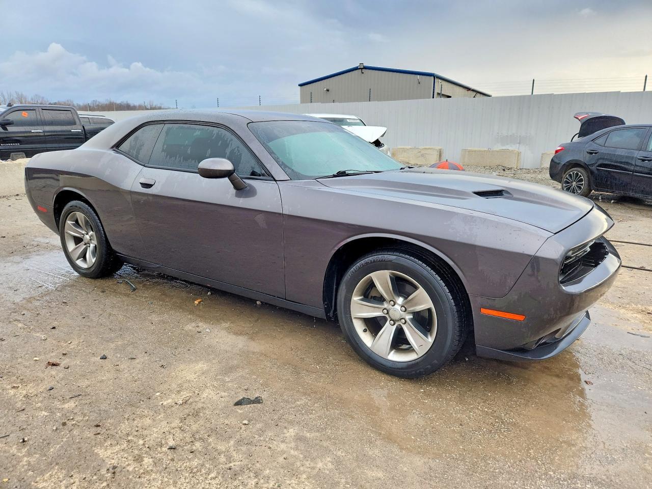 2015 Dodge Challenger Sxt - zdjęcie 4