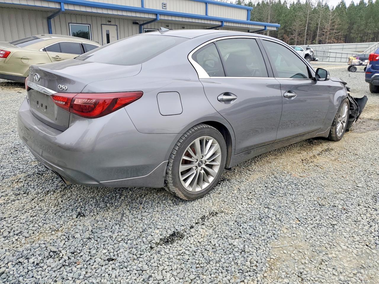 2018 Infiniti Q50 3.0T Luxe - zdjęcie 3