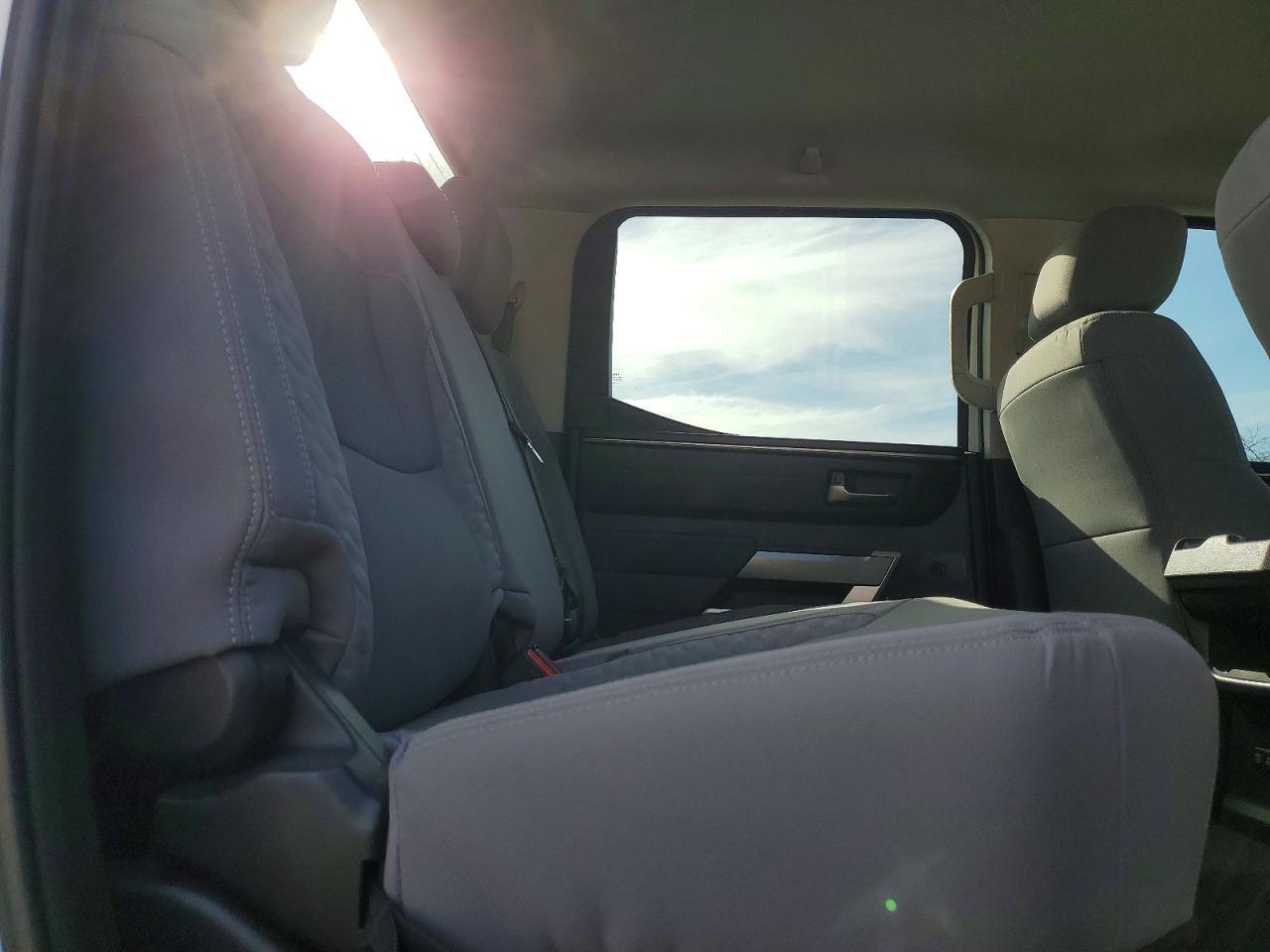 2024 Toyota Tundra Sr5 - zdjęcie 10