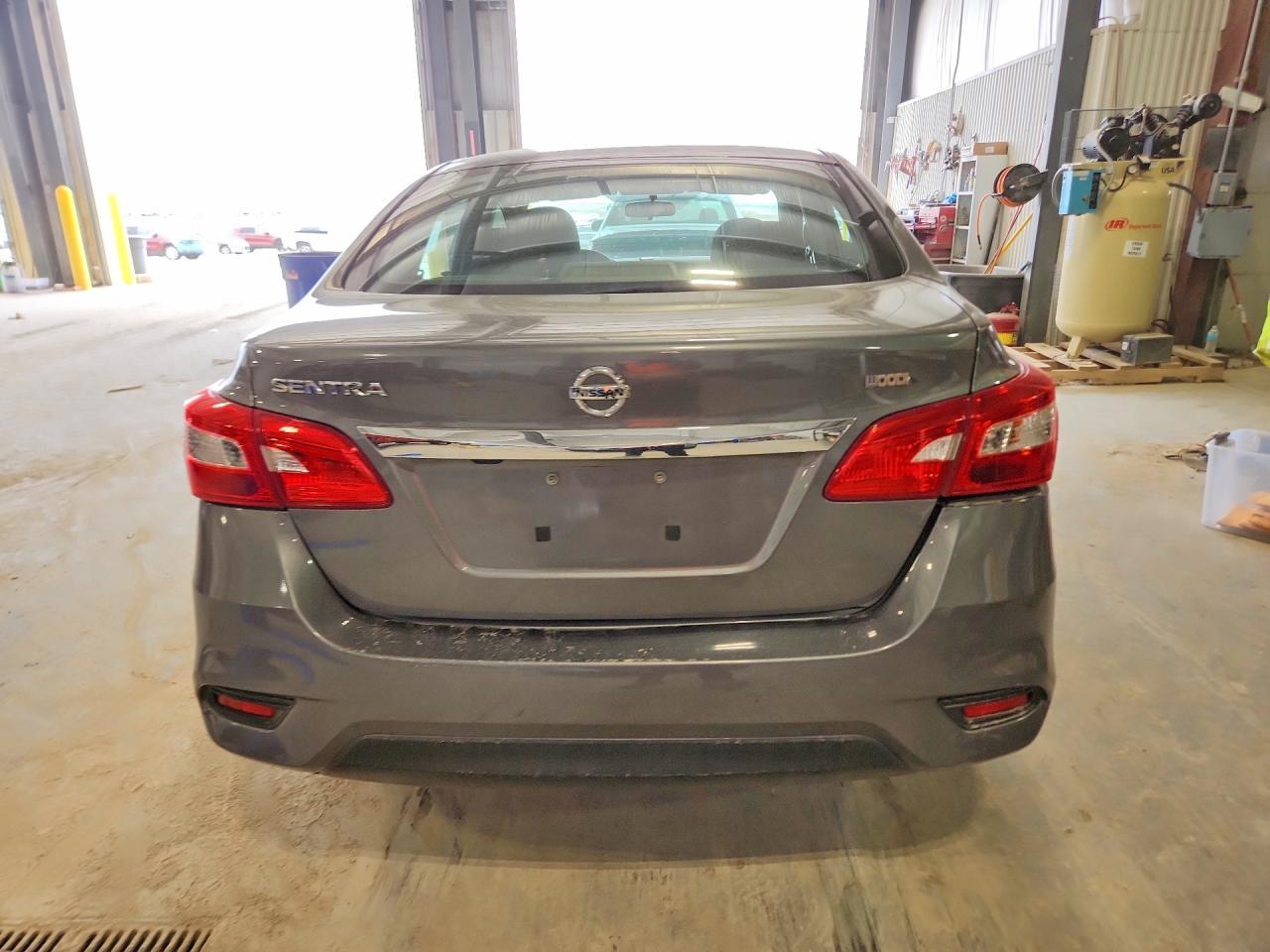 2019 Nissan Sentra S - zdjęcie 6