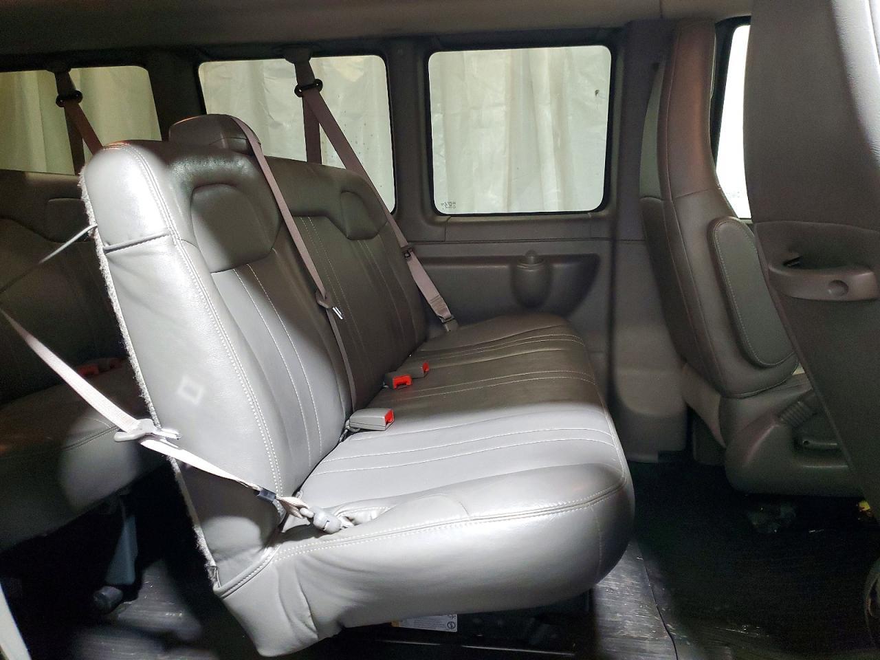 2022 Chevrolet Express G2500 Ls - zdjęcie 11