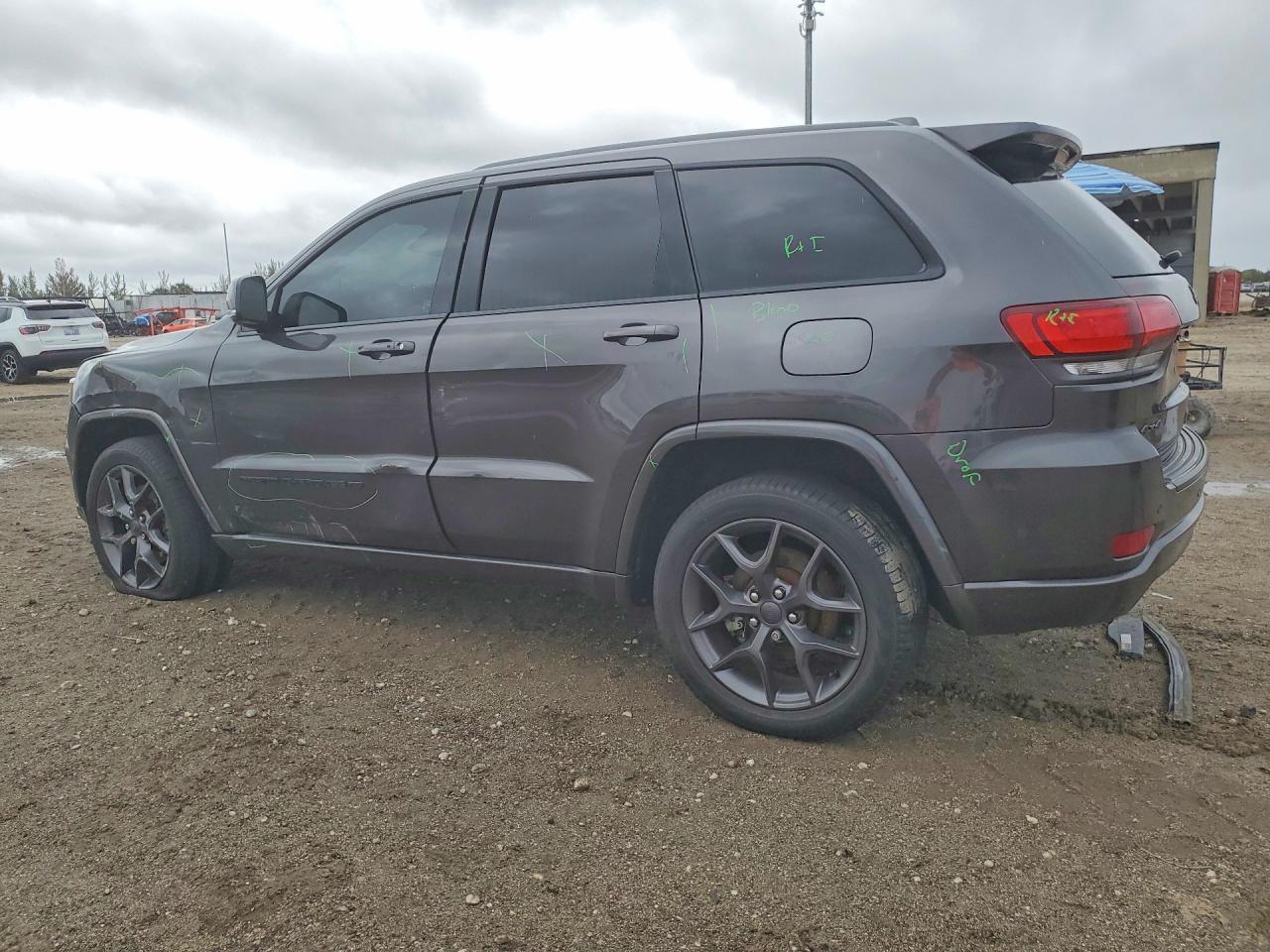 2021 Jeep Grand Cherokee Limited - zdjęcie 2