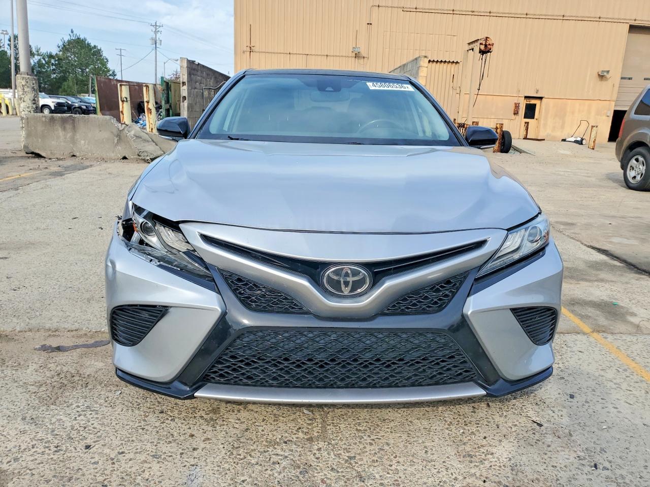2019 Toyota Camry Xse - zdjęcie 5