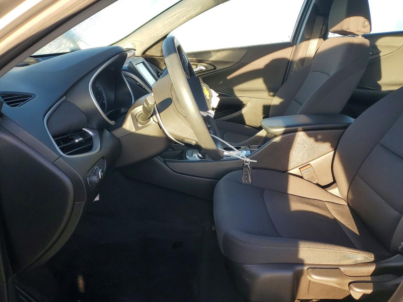 2016 Chevrolet Malibu Ls - zdjęcie 7