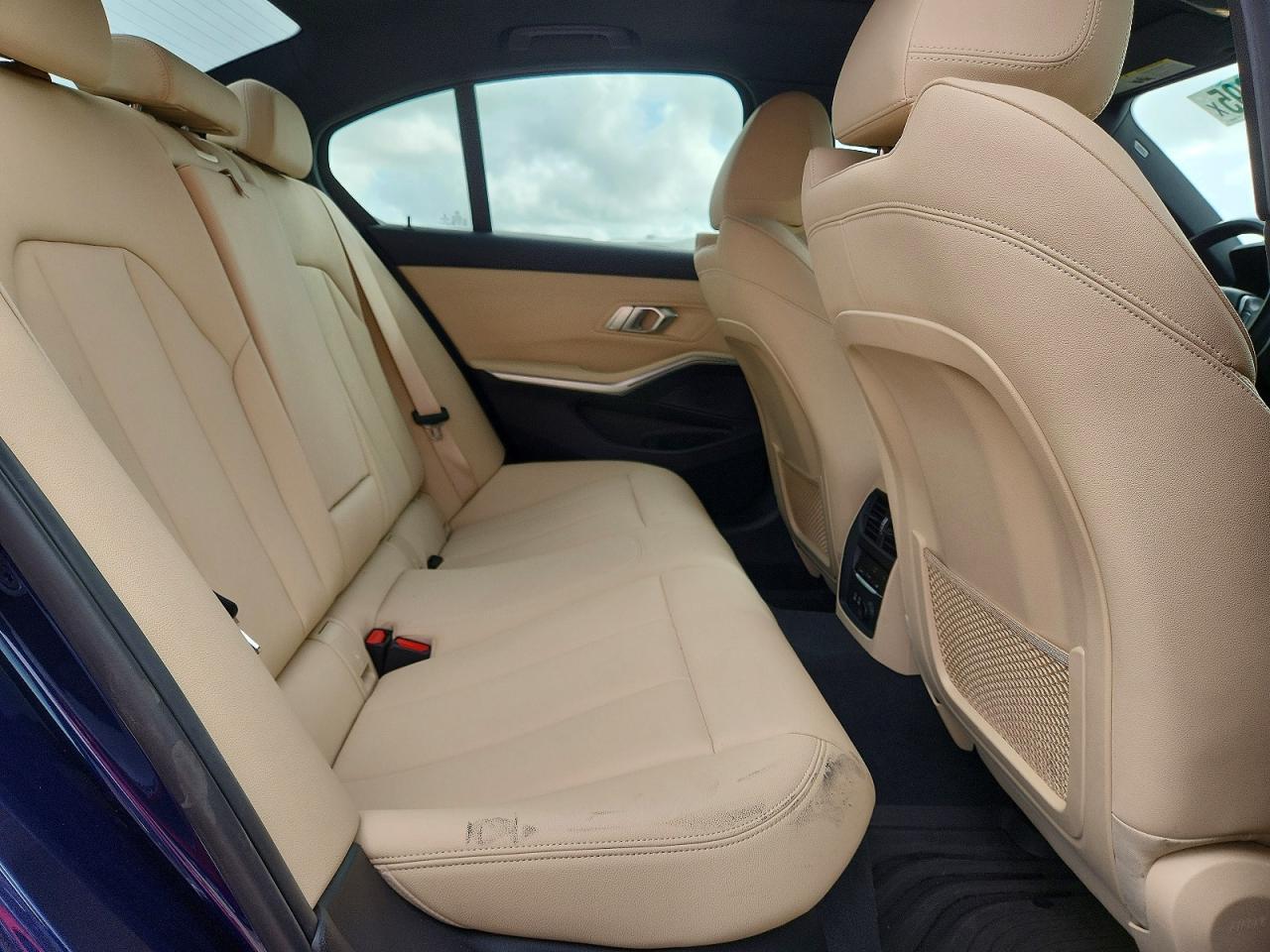 2020 BMW 330I - zdjęcie 10