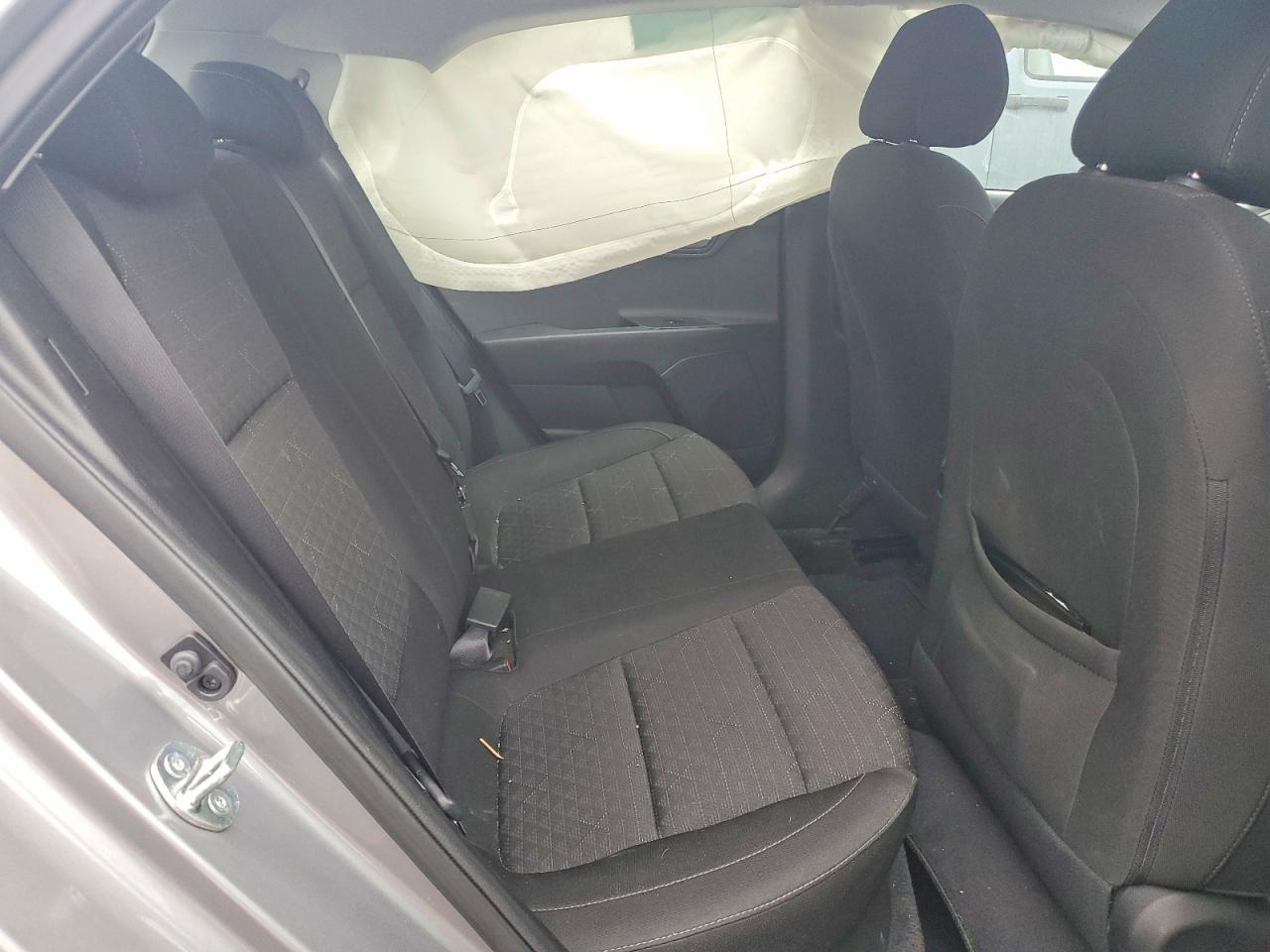 2023 Kia Rio 5-Door S - zdjęcie 10