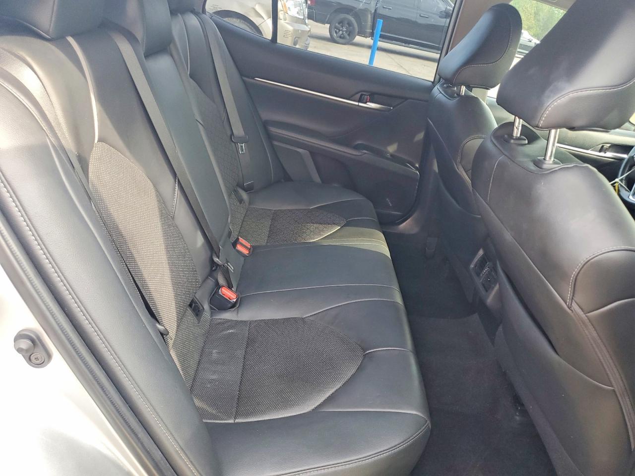 2019 Toyota Camry Xse - zdjęcie 10