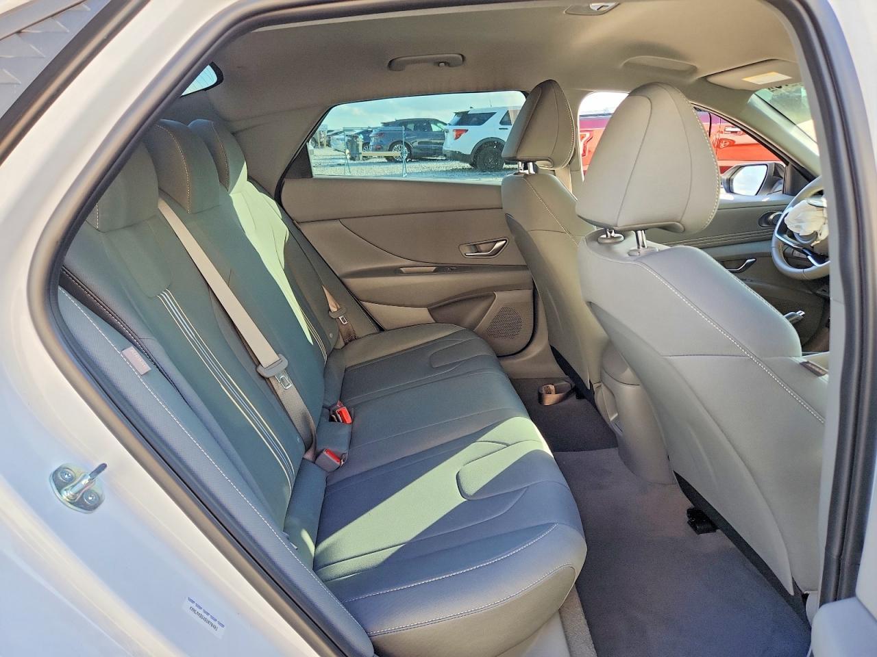 2025 Hyundai Elantra Sel Sport - zdjęcie 10