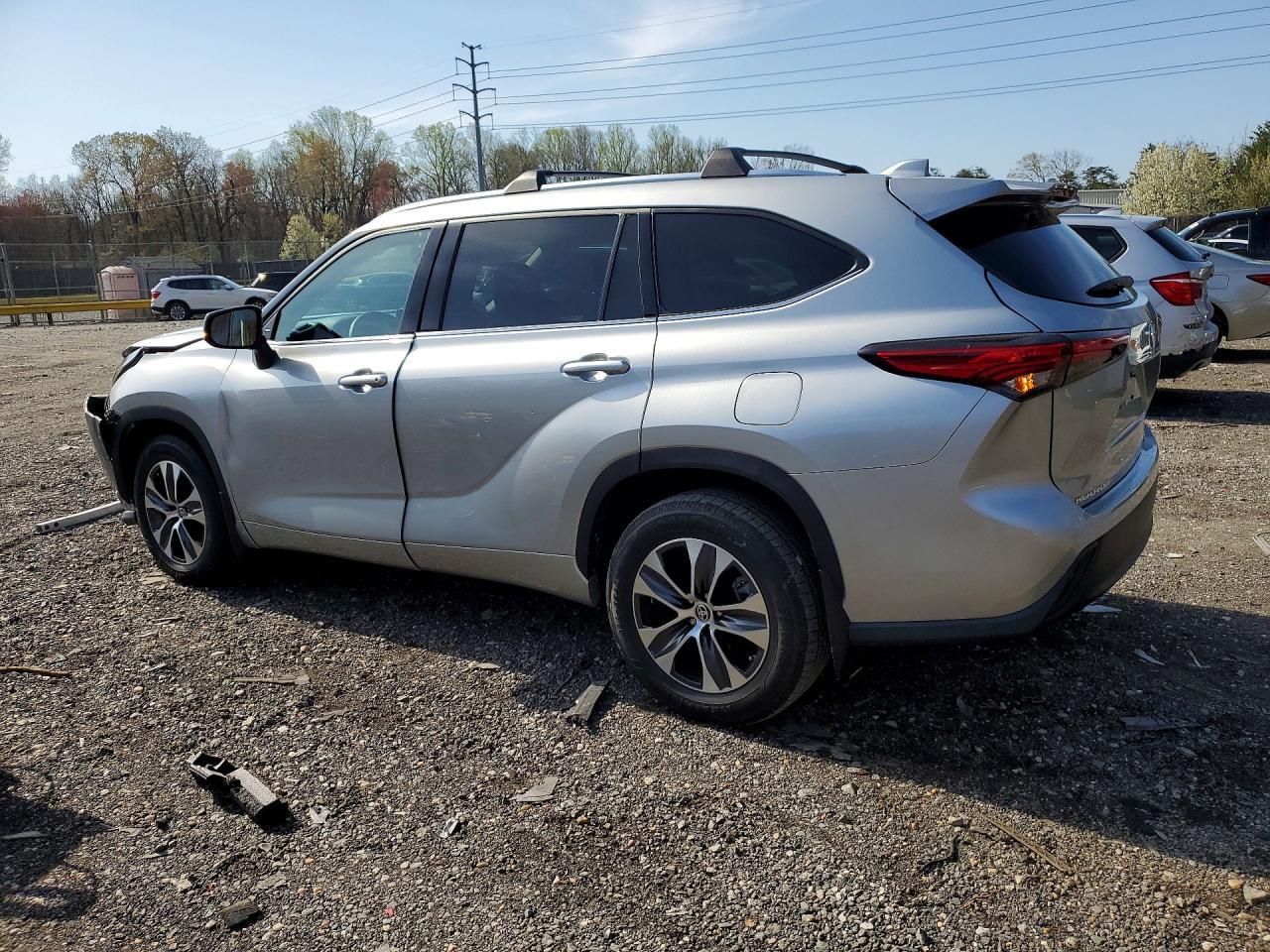 2021 Toyota Highlander Xle - zdjęcie 2
