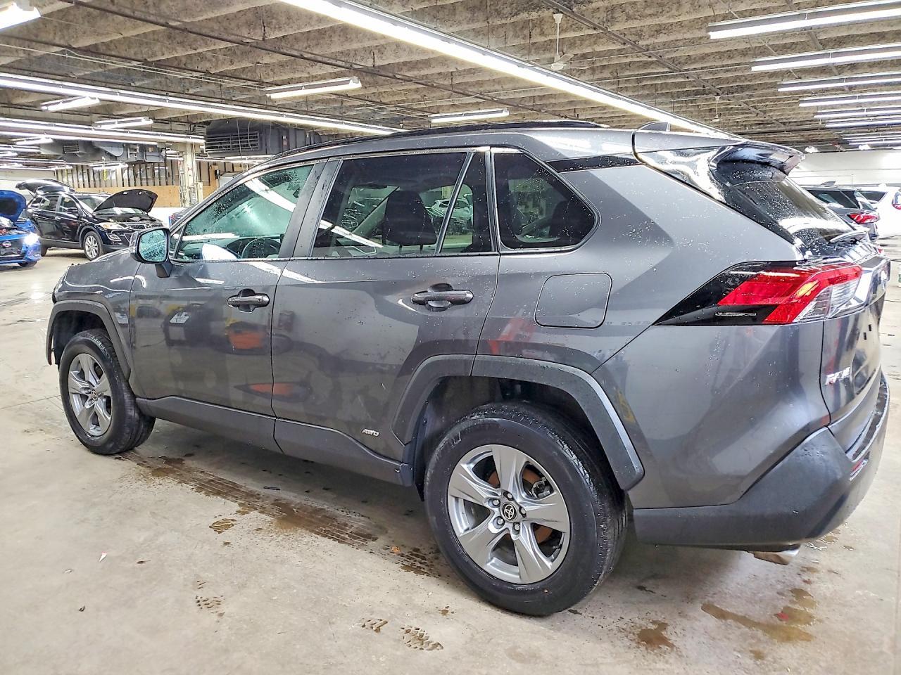 2022 Toyota Rav4 Hybrid Xle - zdjęcie 2