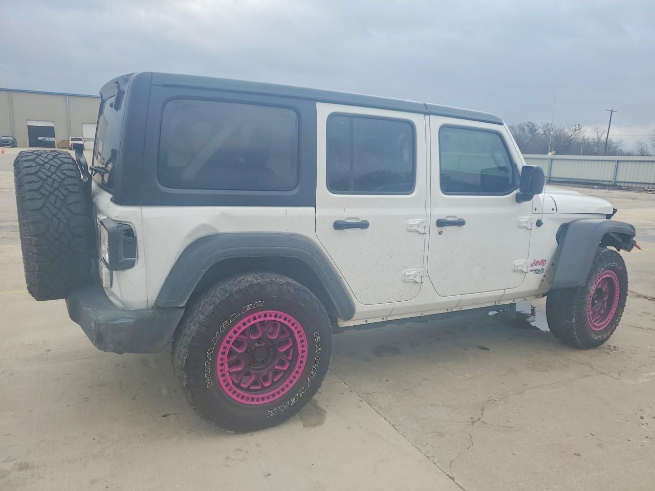 2020 Jeep Wrangler Unlimited Sport - zdjęcie 3