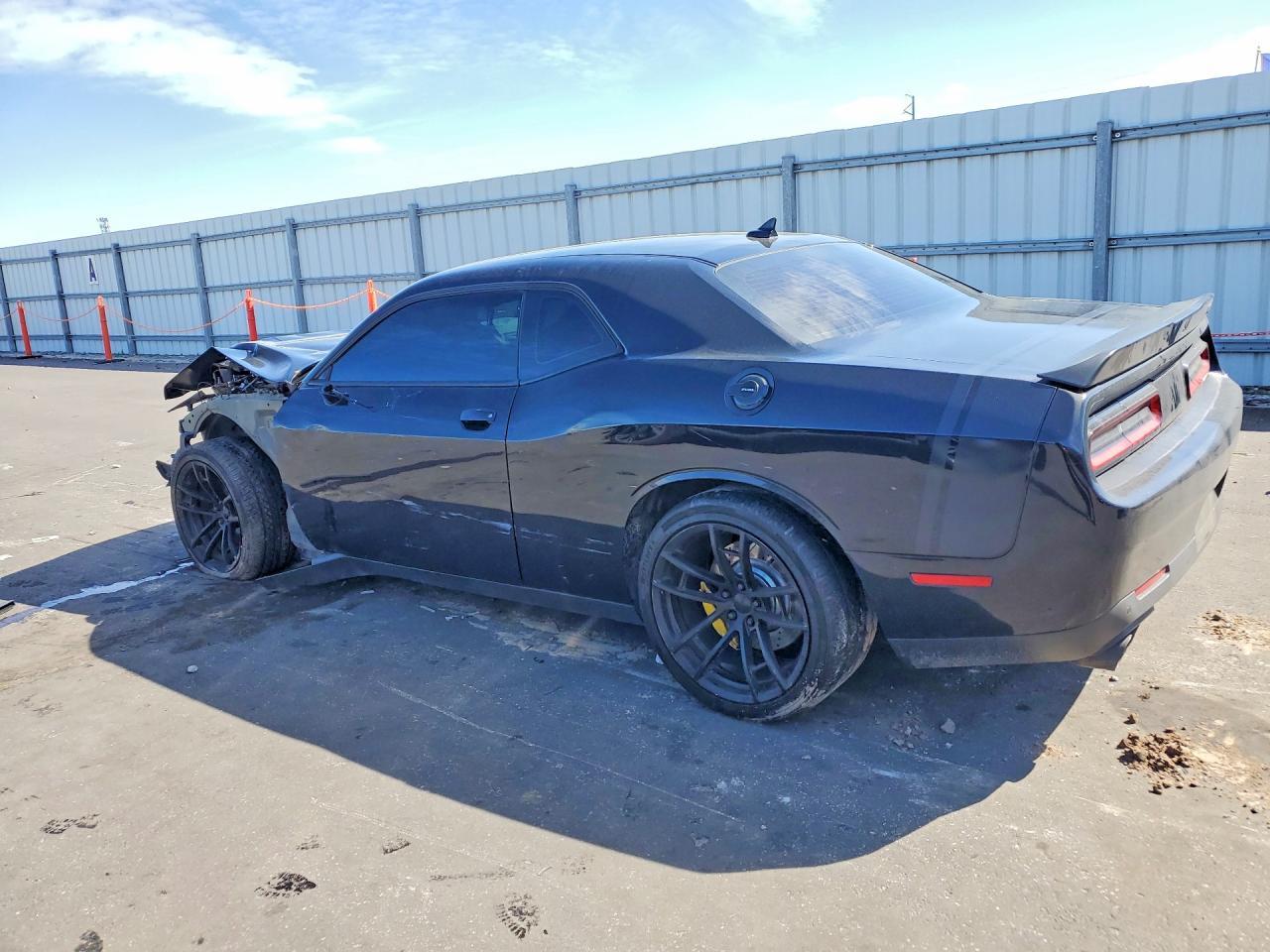 2015 Dodge Challenger R - zdjęcie 2