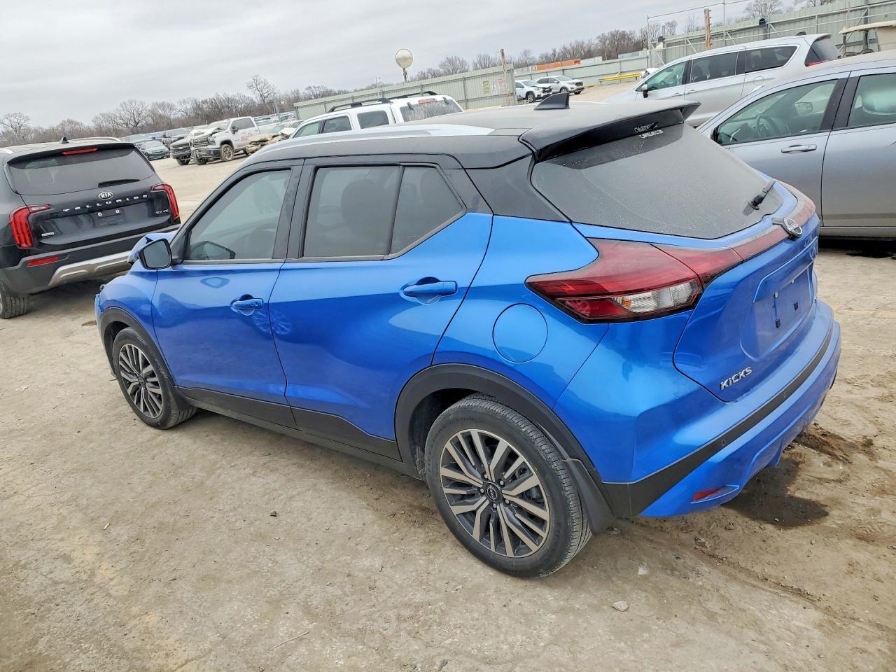 2023 Nissan Kicks Sv - zdjęcie 2