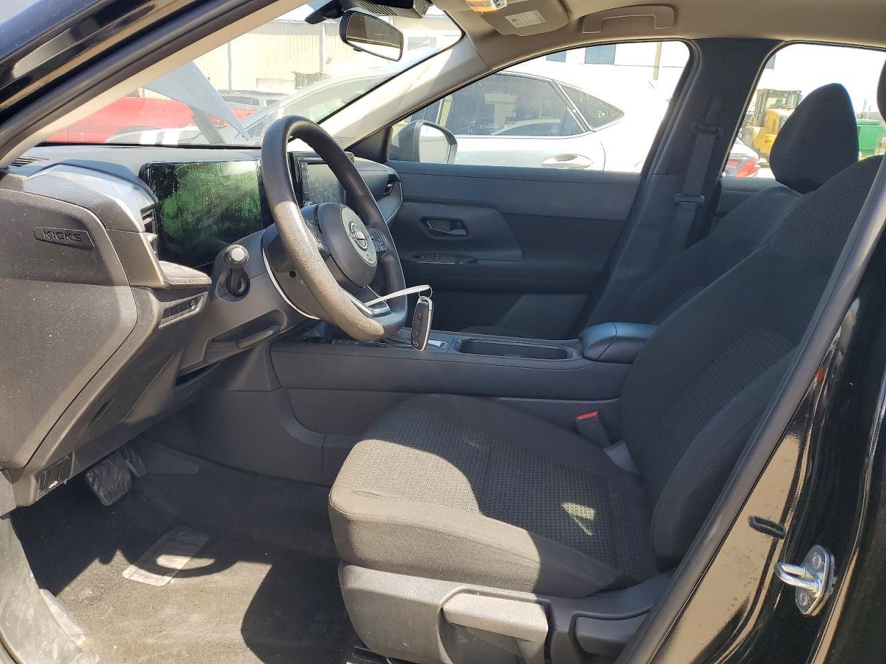 2025 Nissan Kicks S - zdjęcie 7