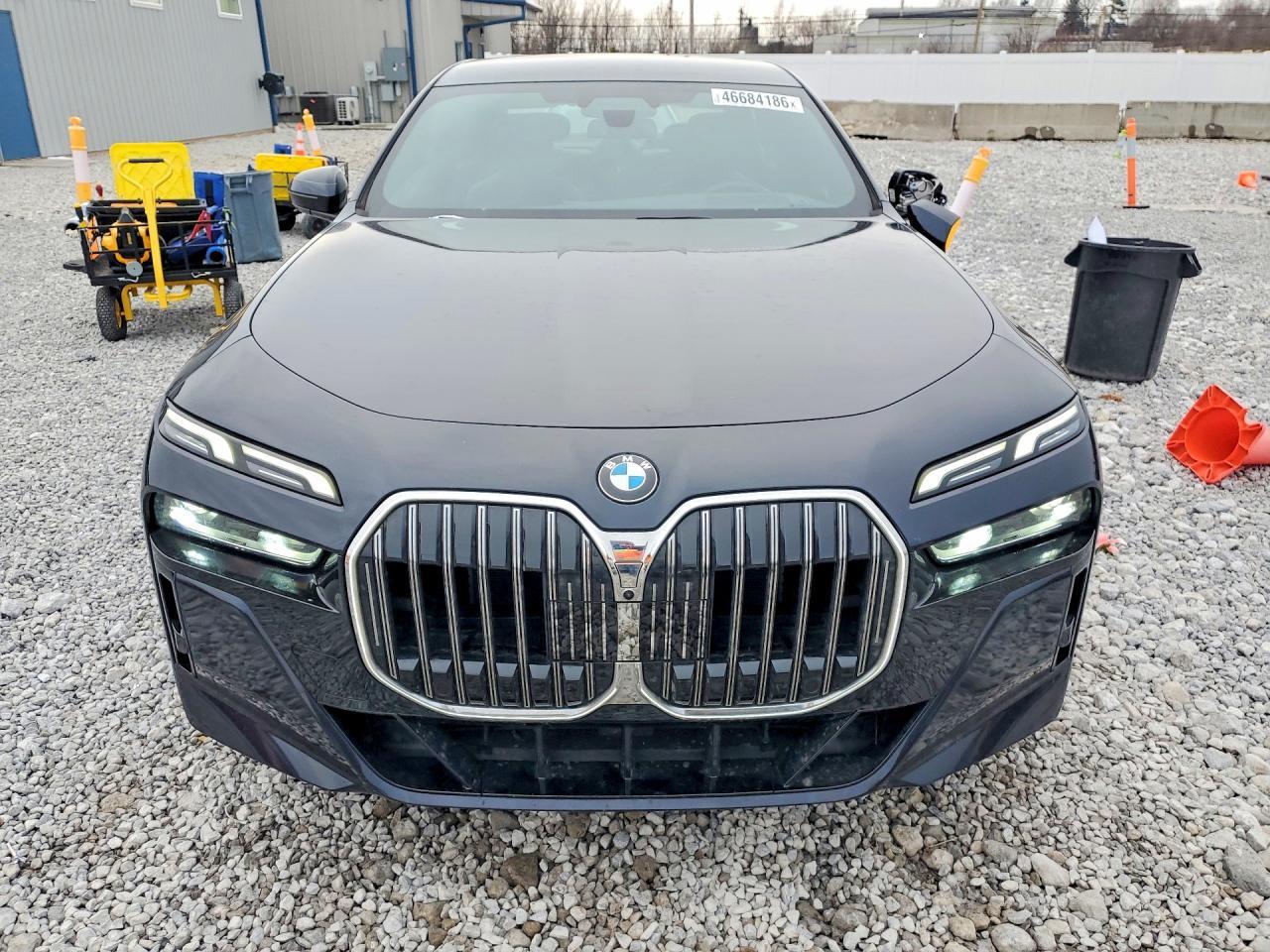 2023 BMW 760 Xi - zdjęcie 5