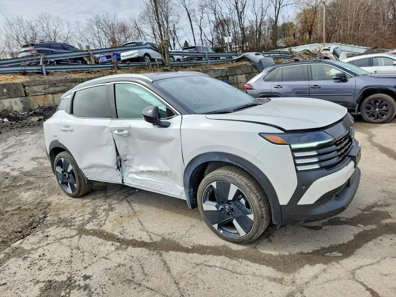 2025 Nissan Kicks Sr - zdjęcie 4