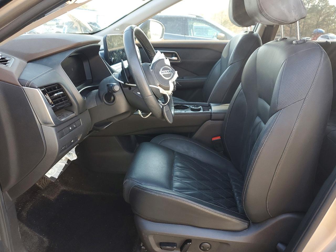 2021 Nissan Rogue Platinum - zdjęcie 7