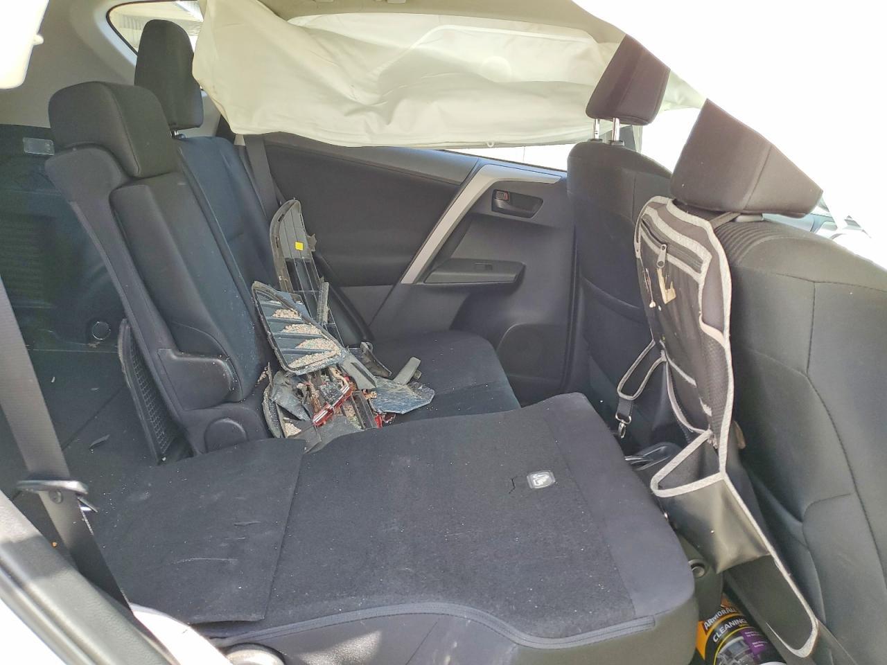 2016 Toyota Rav4 Le - zdjęcie 11