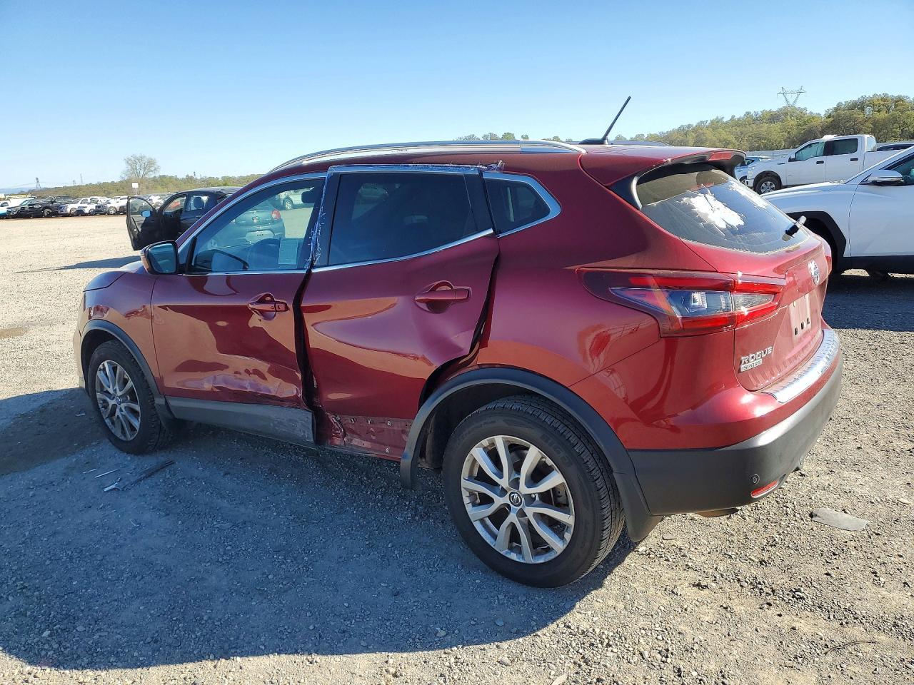 2020 Nissan Rogue Sport Sv - zdjęcie 2