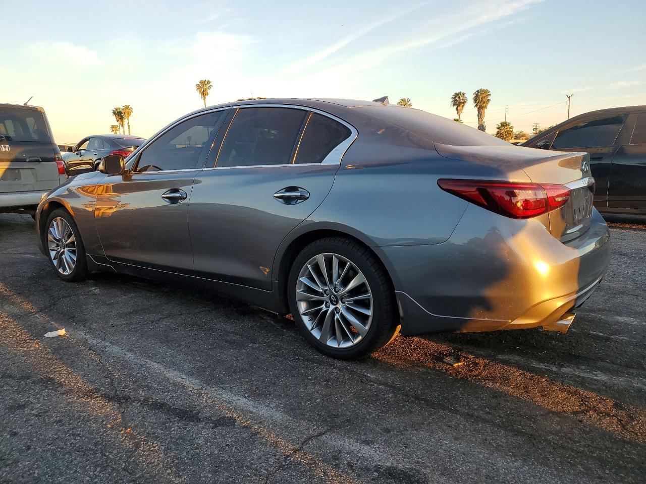 2018 Infiniti Q50 3.0T Luxe - zdjęcie 2