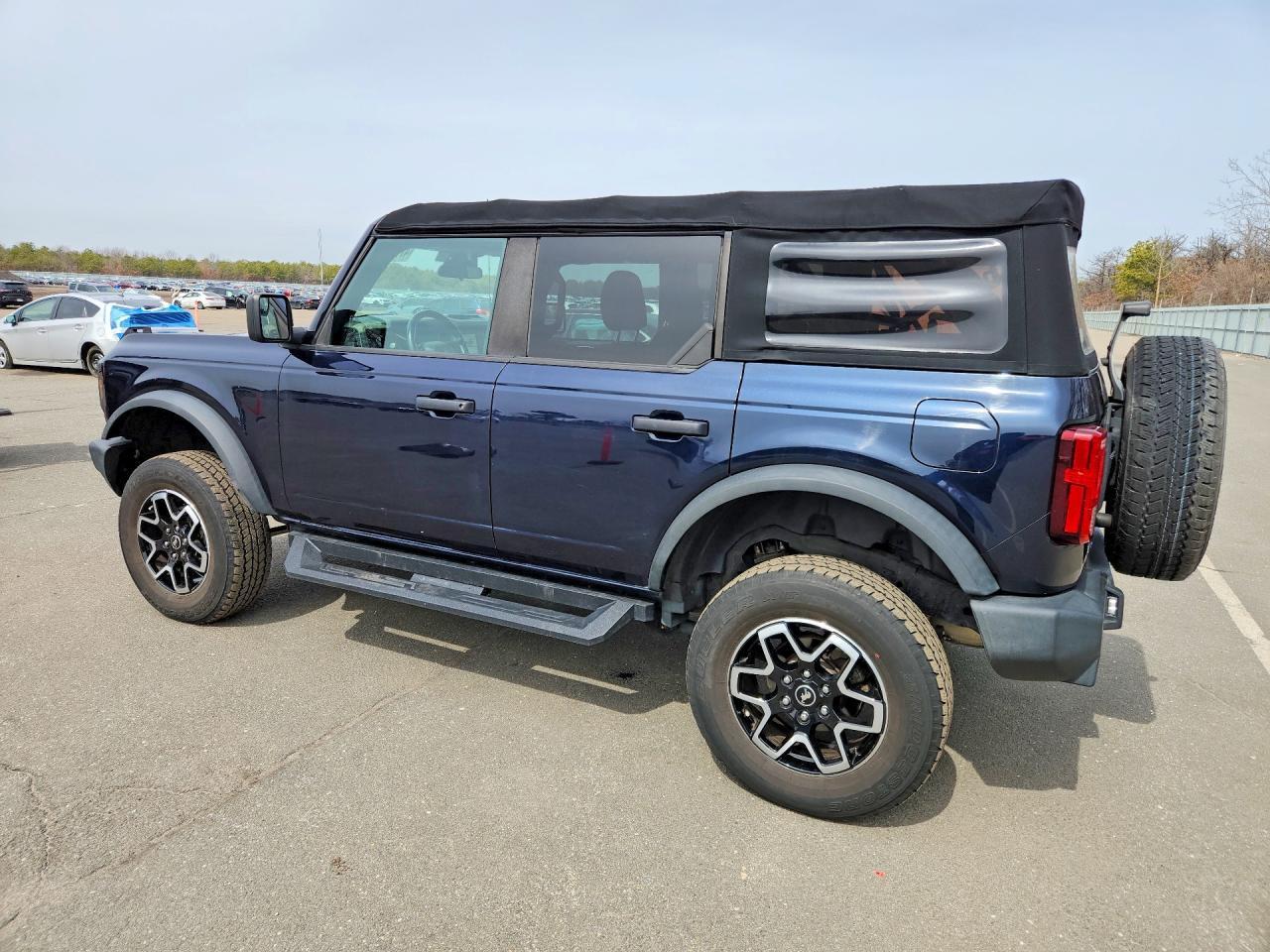 2021 Ford Bronco Base - zdjęcie 2
