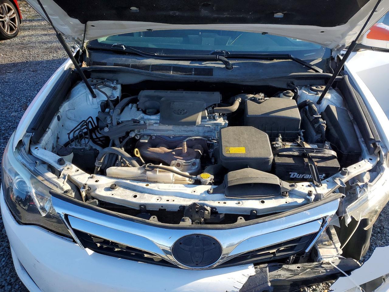 2014 Toyota Camry Le - zdjęcie 11
