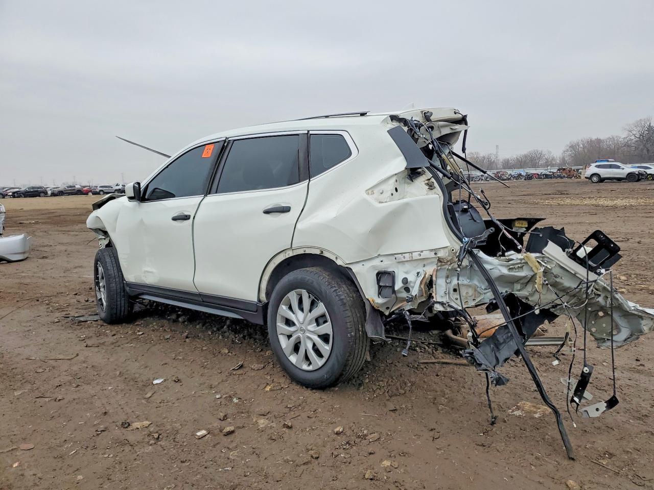 2019 Nissan Rogue S - zdjęcie 2