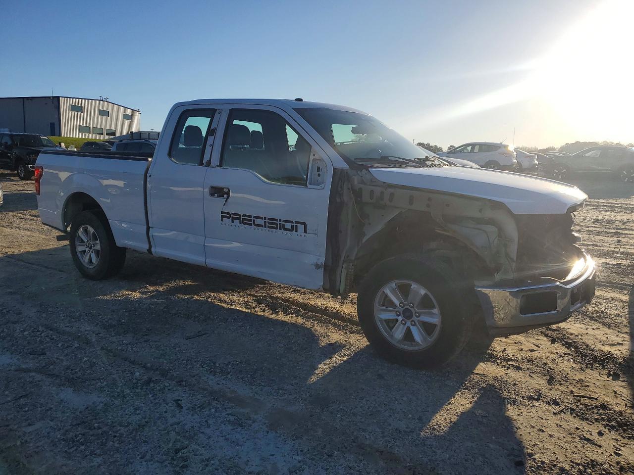 2019 Ford F150 Super Cab - zdjęcie 4