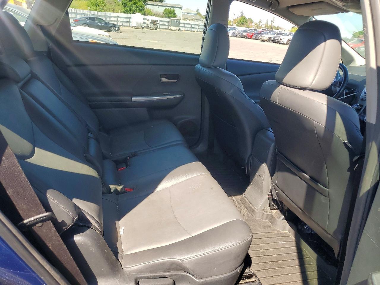 2014 Toyota Prius V Five - zdjęcie 10