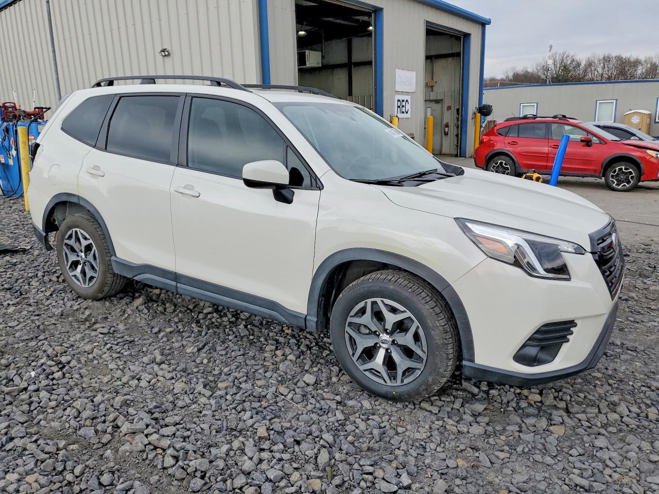 2024 Subaru Forester Premium - zdjęcie 4