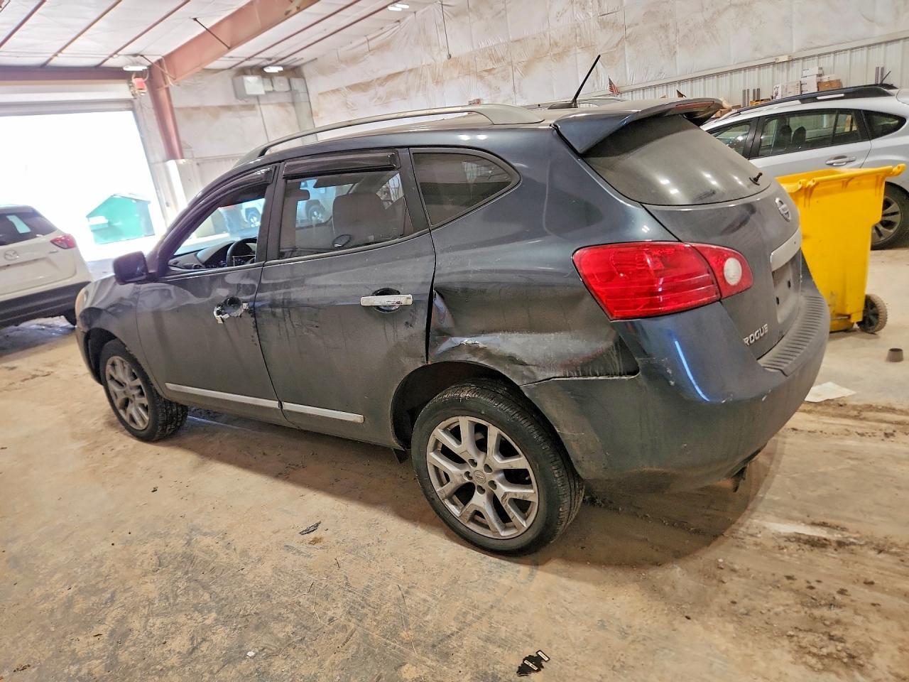 2013 Nissan Rogue S - zdjęcie 2