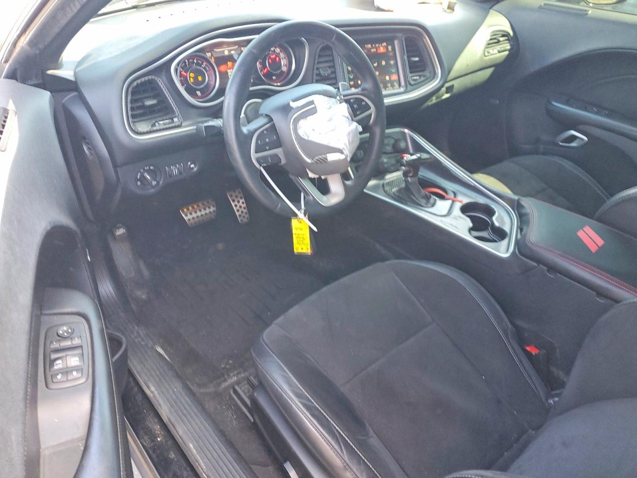 2015 Dodge Challenger R - zdjęcie 8