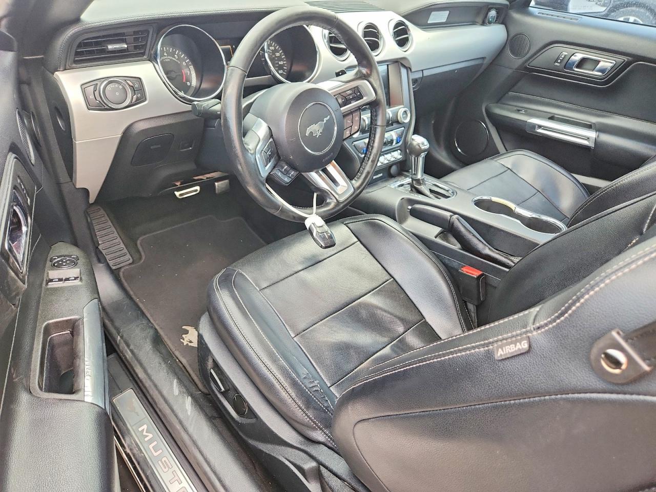 2016 Ford Mustang - zdjęcie 8