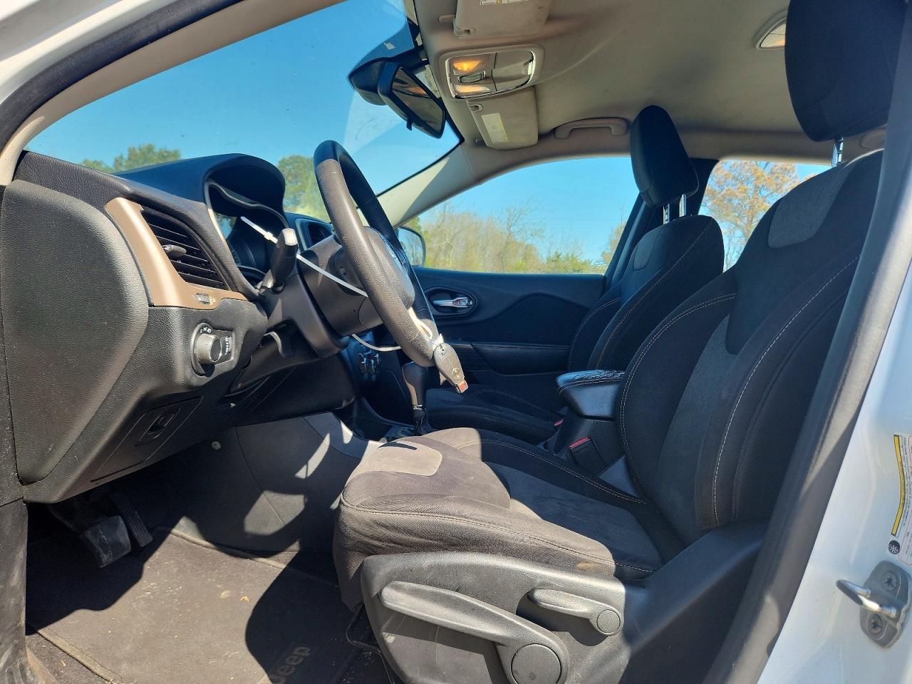 2014 Jeep Cherokee Sport - zdjęcie 8