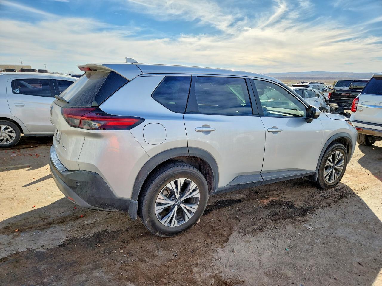 2023 Nissan Rogue Sv - zdjęcie 3